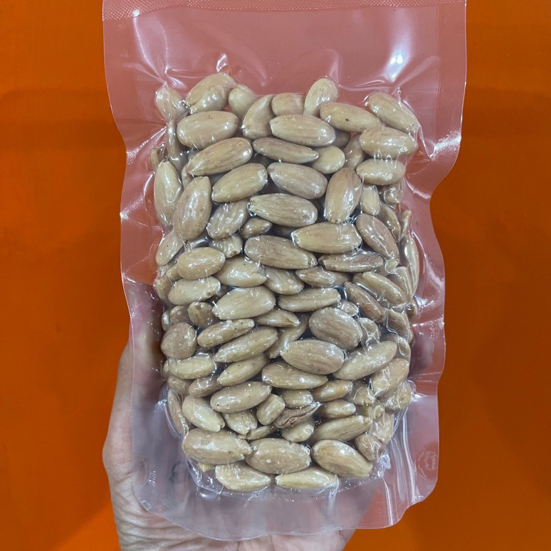 

Almond Skinless Roasted 1KG ( Almond Tanpa Kulit panggang 1kg )