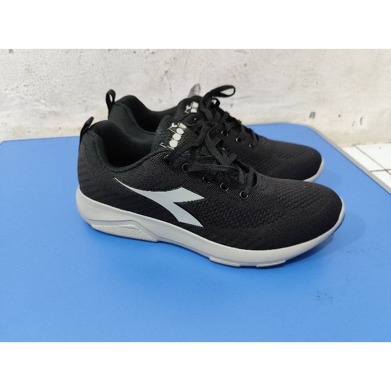 Diadora X run light 7 Nine iron Black size 41