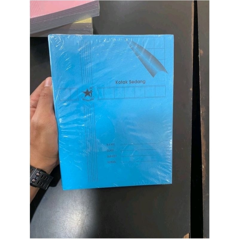

Buku Tulis Kotak Sedang