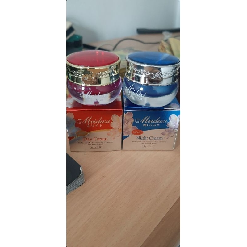 Meiduzi siang malam kemasan lama ( huruf m ) / meiduzi logo m / MEIDUZI DAY NIGHT CREAM LOGO M ORIGI