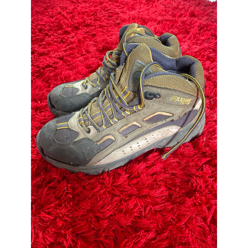 sepatu hiking leisure time