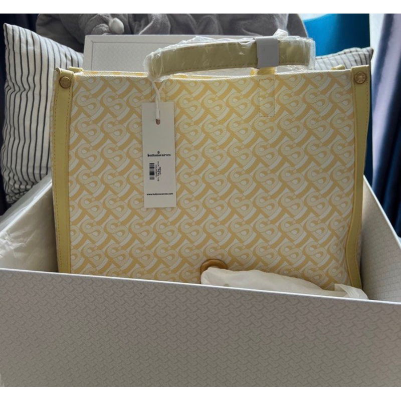 preloved Bimu totebag buttonscarves