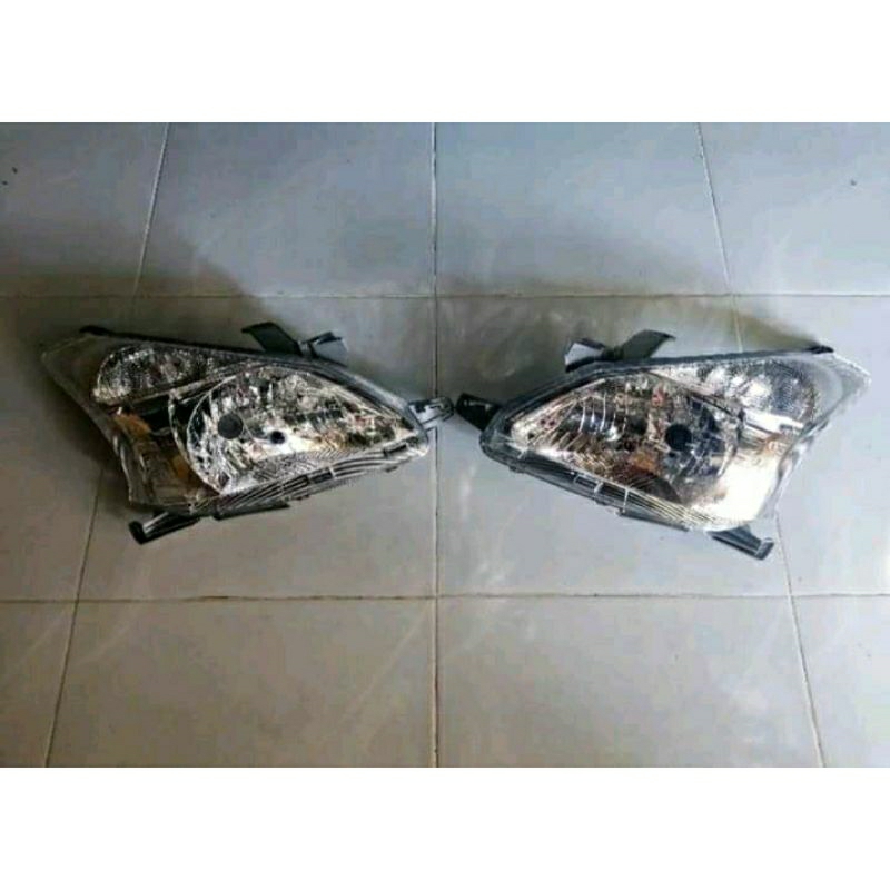 headlamp avanza 2012 sebelah kanan