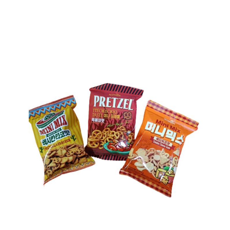 

Samjin Mini Mix Pretzel & Cracker Cheddar Cheese / Snack Korea 65g