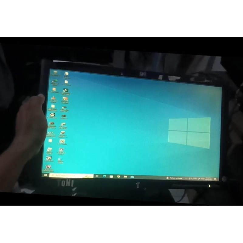 monitor komputer hp 19 in plus kabel power