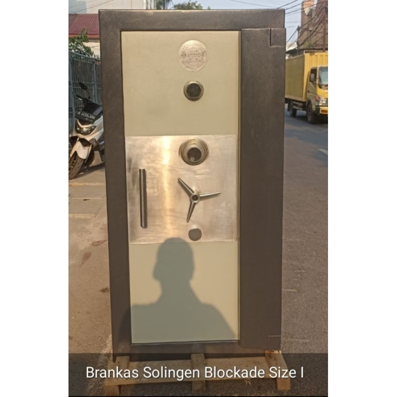 Brankas Solingen Blokade sz 1 tinggi 163 cm