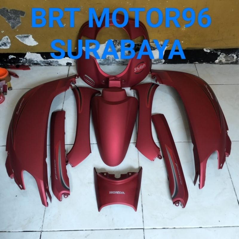 Cover body Honda Scoopy 2018 merah doff