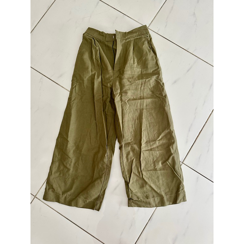 PRELOVED Celana Kain Warna Hijau Army Cut Bray Merk ToB