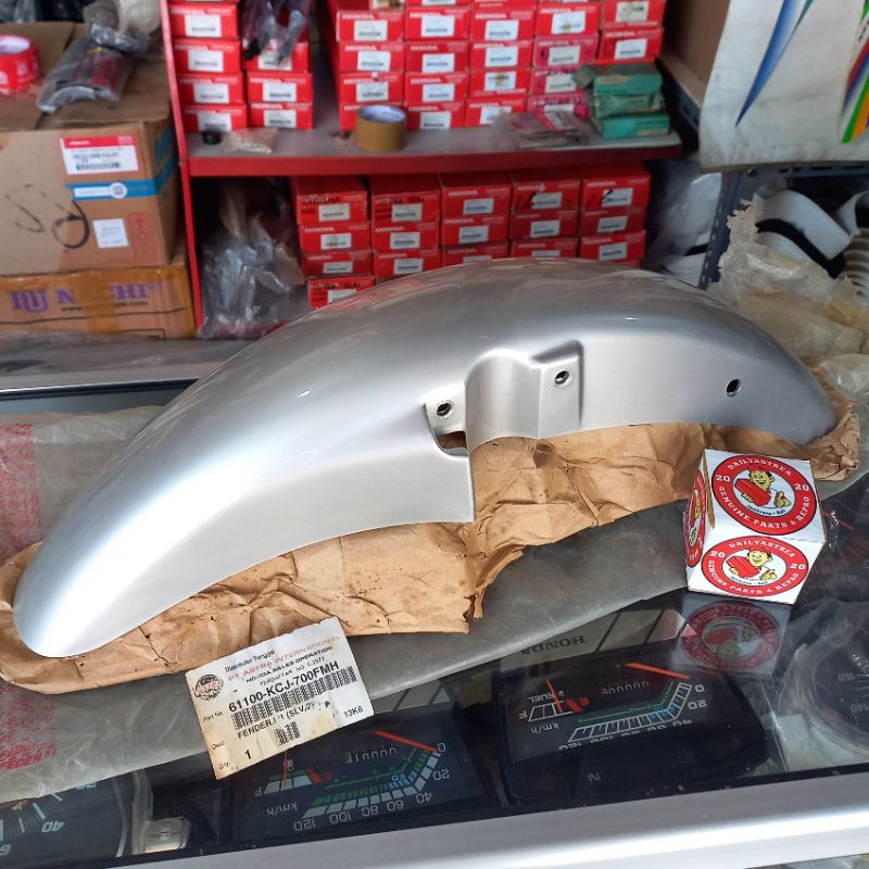 SLEBOR SPAKBOR SAYAP DEPAN SILVER HONDA TIGER 2000 LAWAS LAMA ORIGINAL 61100-KCJ-690FMH