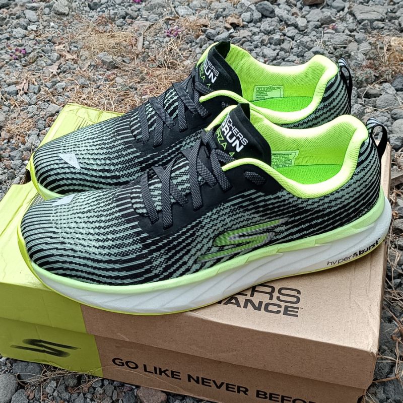 Sepatu Running Skechers Go run forza. size 42.5. second original. preloved