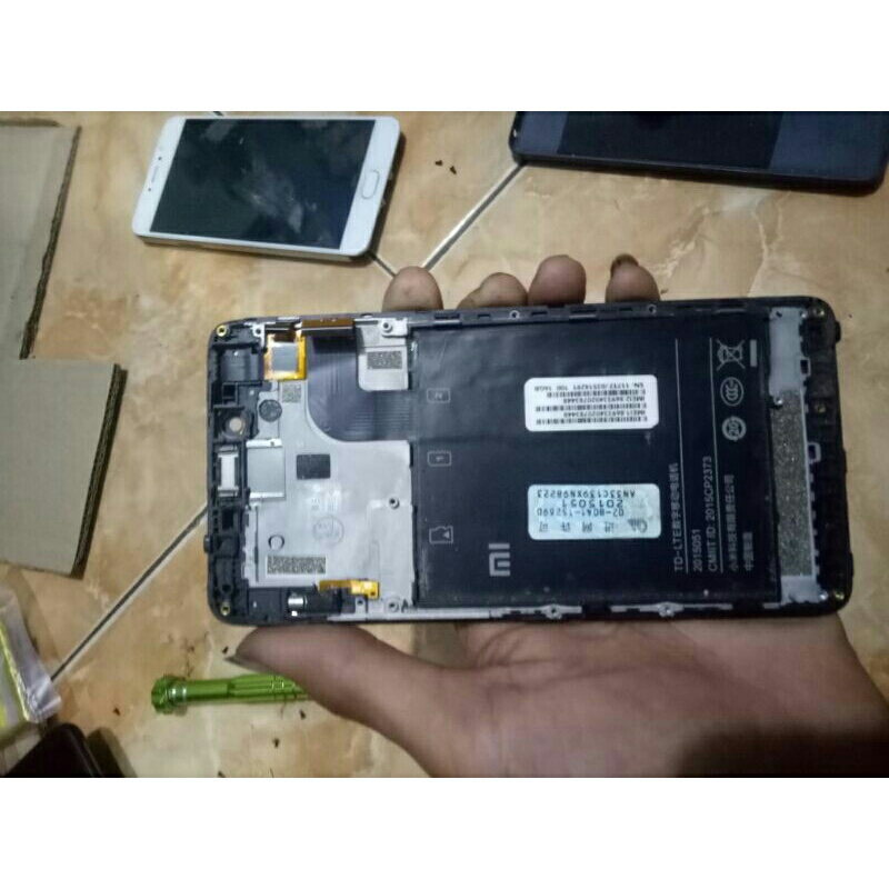 LCD tc HP Xiaomi Redmi Not 2 minus LCD tompel Tc retak ori cabutan normal