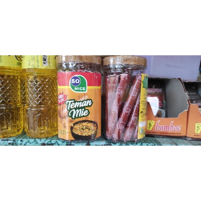 

sonice teman makan mie