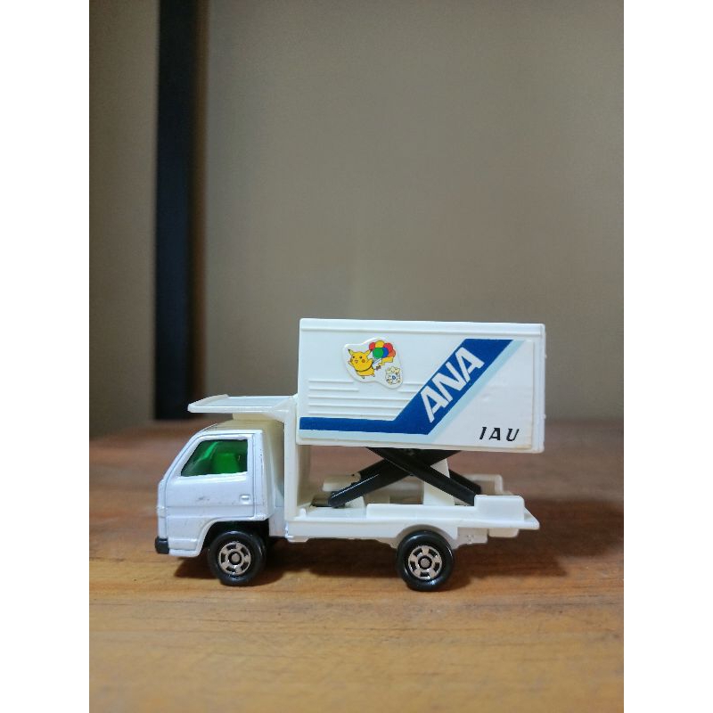 die cast isuzu elf ana tomica Tomy 1/78