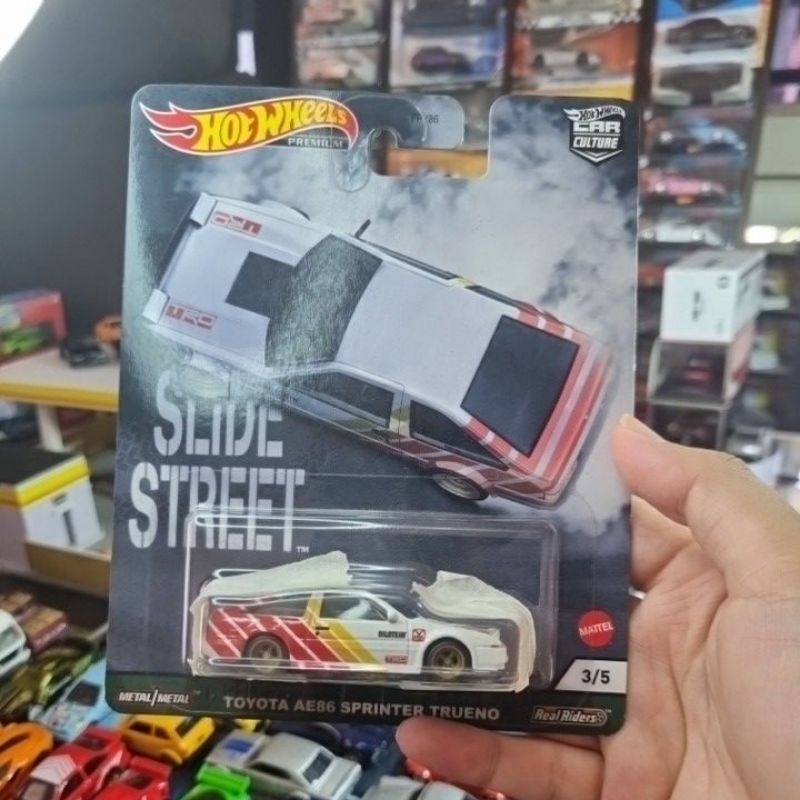 HOT WHEELS PREMIUM AE86 SPRINTER TRUENO SLIDE STREET