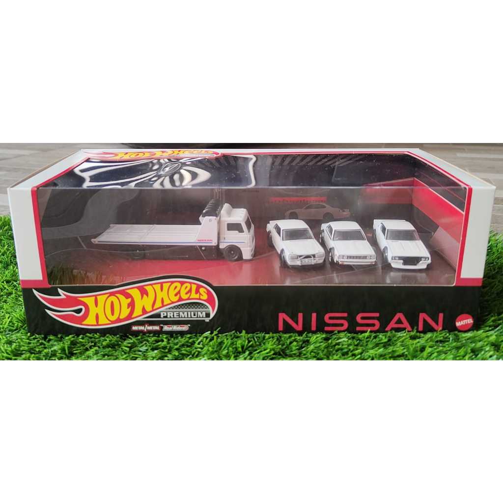 HOT WHEELS DIORAMA SET NISSAN