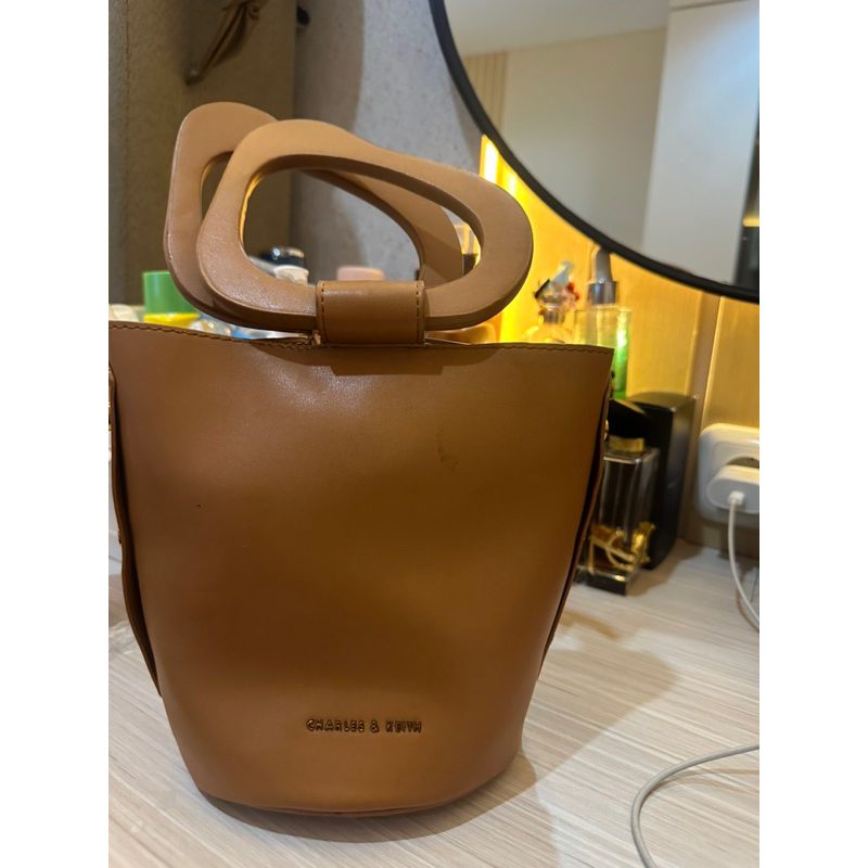 Preloved Charles n keith bucket bag