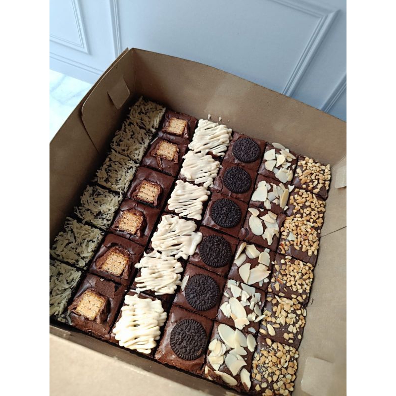 

fudgy brownies big 20x20 36 bites