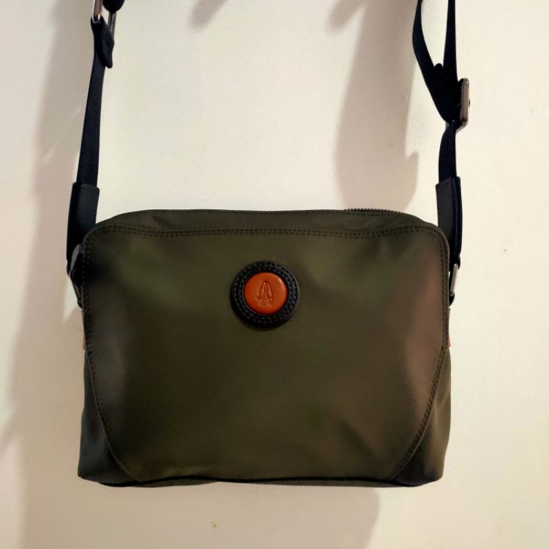 Sling bag hush puppies original