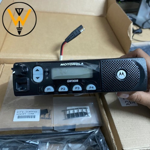 RADIO RIG MOTOROLA GM 3688 GM3688 UHF 403-470MHZ ORI NEW