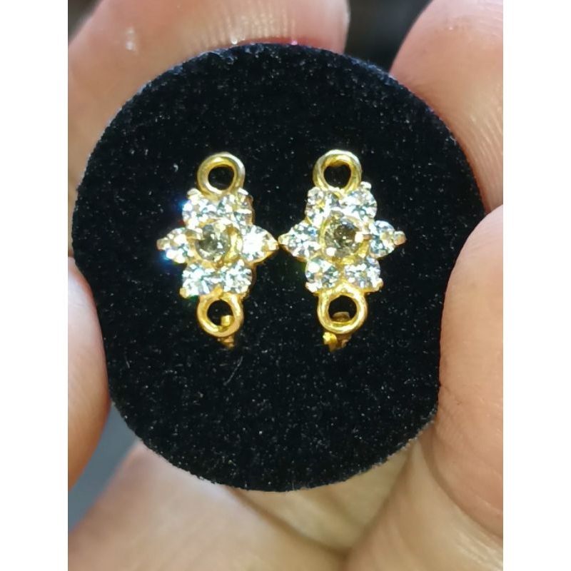 Anting Emas Batu permata Berlian asli dan Moissanite model bunga untuk wanita di jual murah (code DN