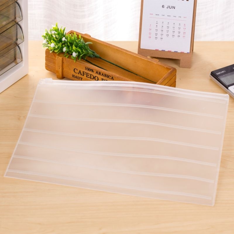 

[READY STOCK] DELI ZIPPER STORAGE BAG ZIPPER TRAVEL POUCH PLASTIK ZIPLOCK A4 WATERPROOF MOTIF GARIS