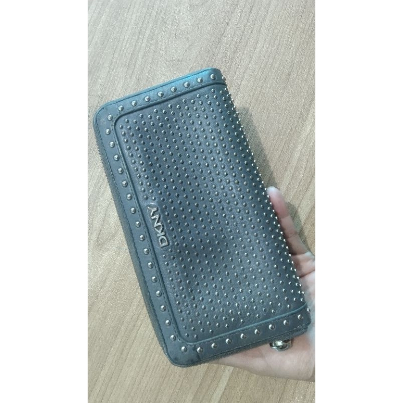 preloved dompet dkny stut