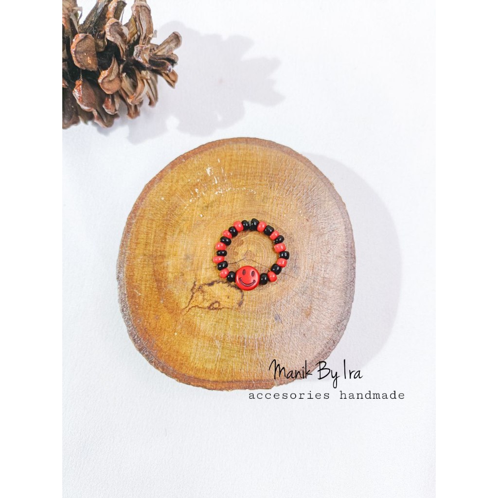CINCIN MANIK SMILEY RED BLACK / MANIK BEADS SMILEY