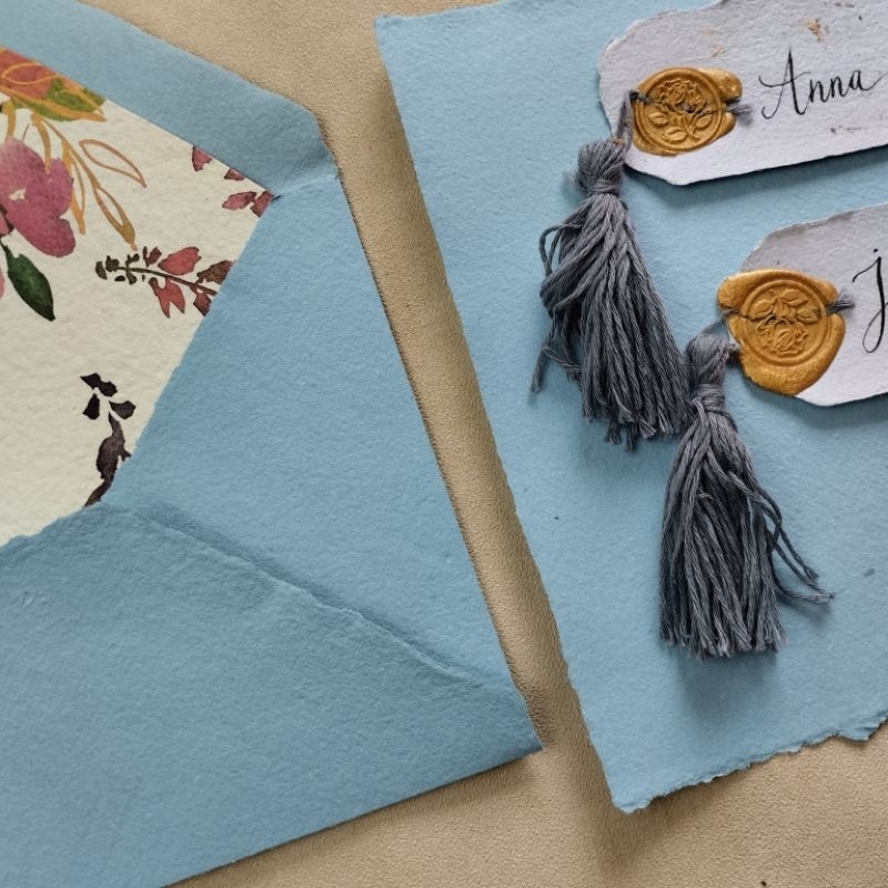 

Amplop Handmade C6 Baby Blue – Vintage & Unik, Kertas Daur Ulang