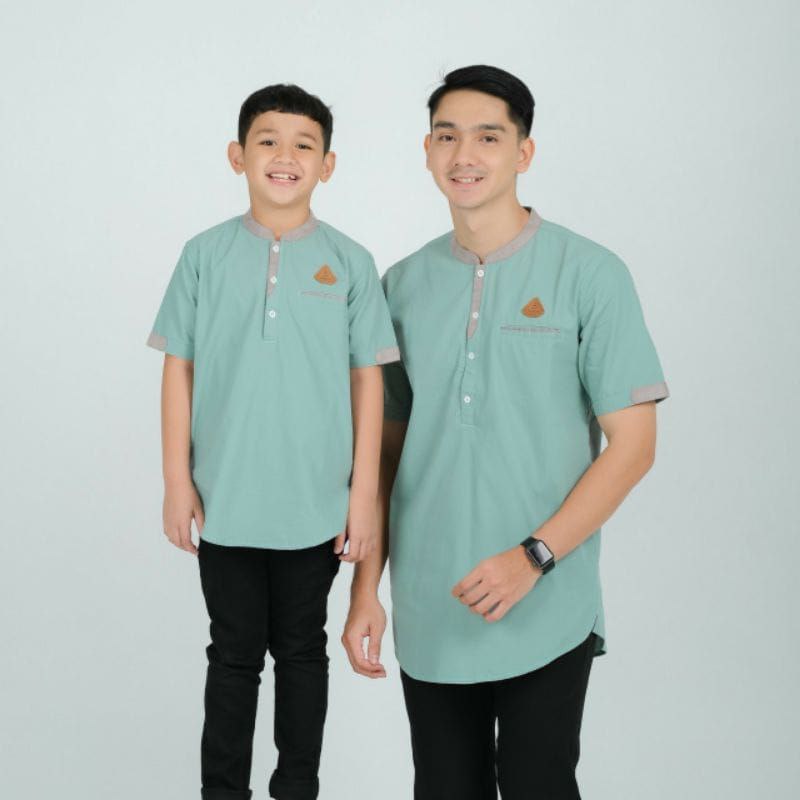 BARS CLOTH.CO Baju Lebaran 2024 Pasangan Muslim Couple Ayah Dan Anak Laki Laki Koko Kurta Pakistan Rabbani Series Lengan Pendek Bahan Toyobo Premium Seragam Santri Gus Azmi Pakaian Pria Dewasa Set Family Terbaru