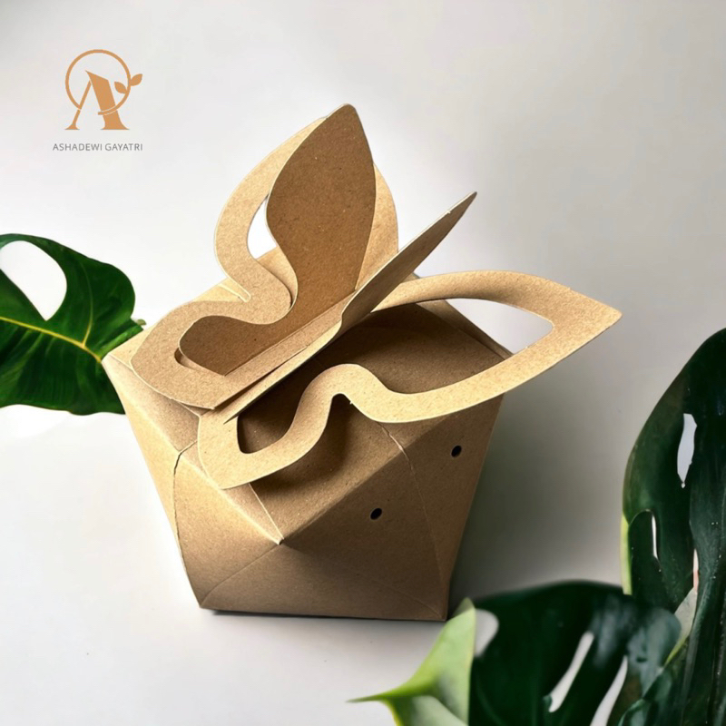 

Ashadewi Gayatri – 9x9x9 cm APHRODITE SOUVENIR BOX - KRAFT