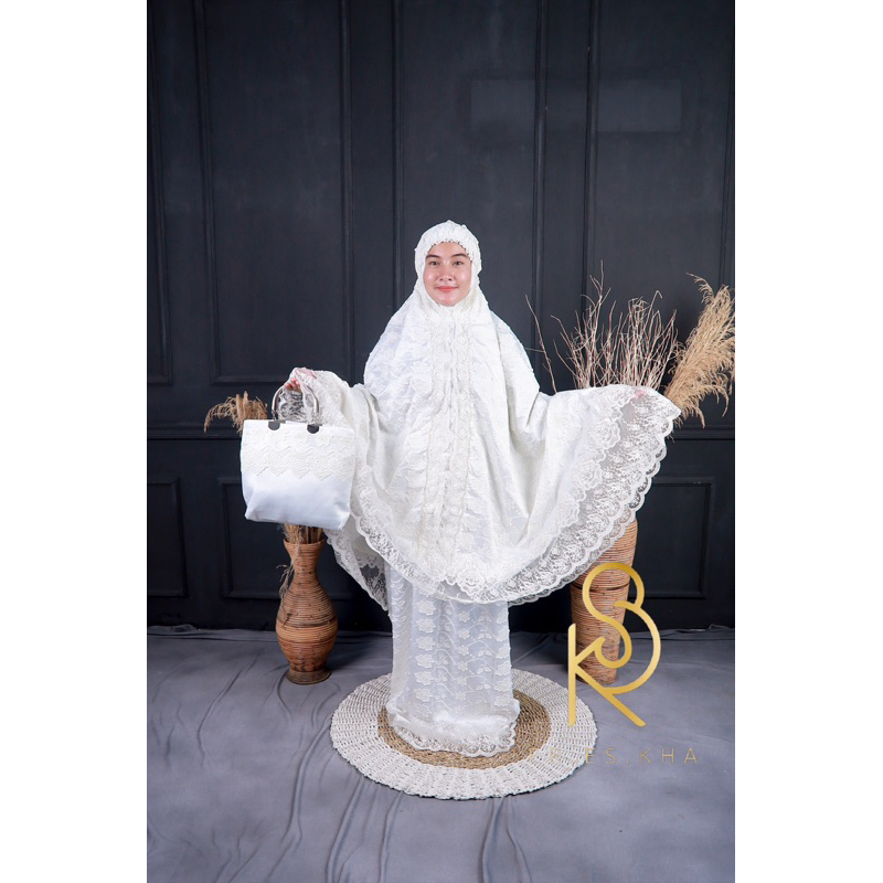 Mukena sutra paris Bordir timbul / Mukena dewasa / Mukena mewah / Mukena hantaran /Mukenasakura