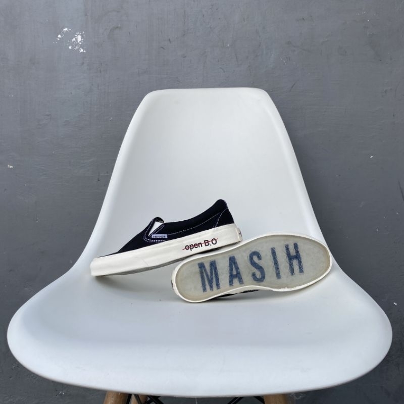 nobrand aku masih polos slip on