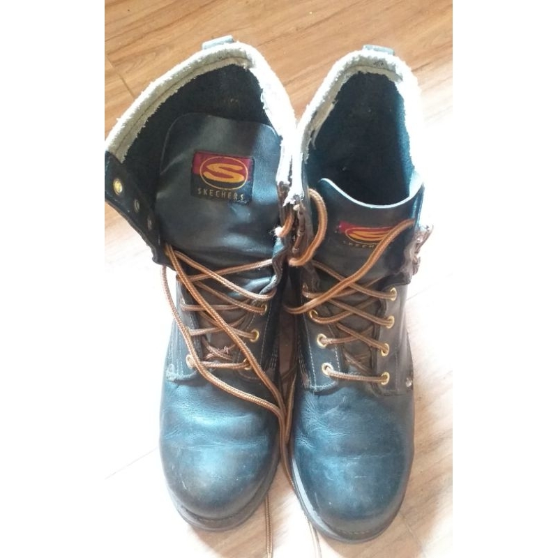 sepatu boot skechers