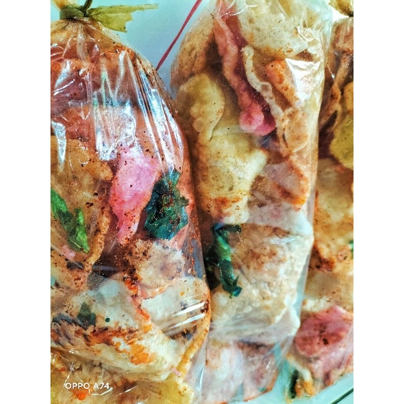 

3Bungkus Krupuk Mlarat pedas Daun jeruk