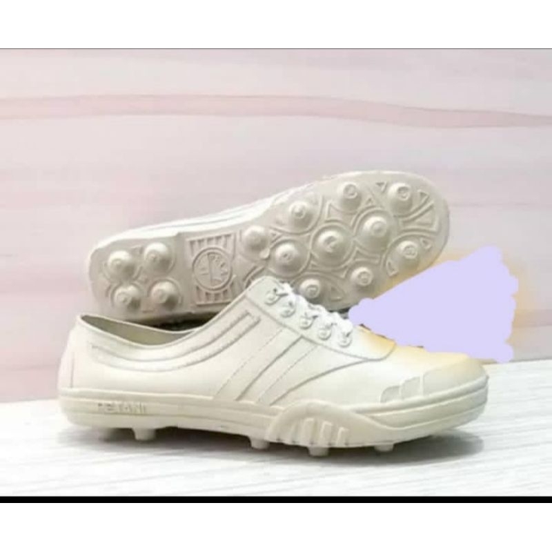 Sepatu Karet Duri PETANI Putih