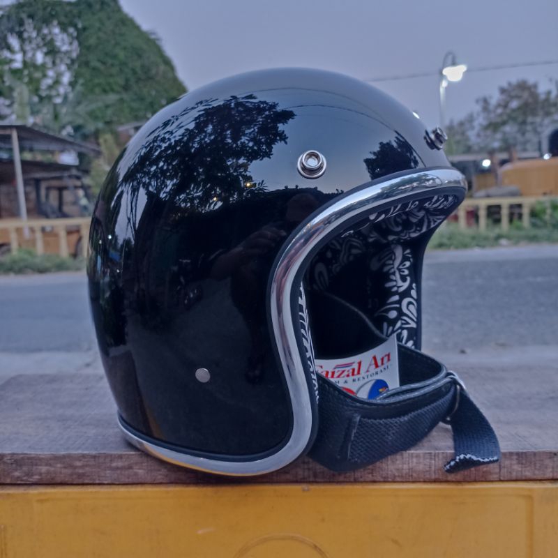 Helm Slim Head Busa Motif Bandana