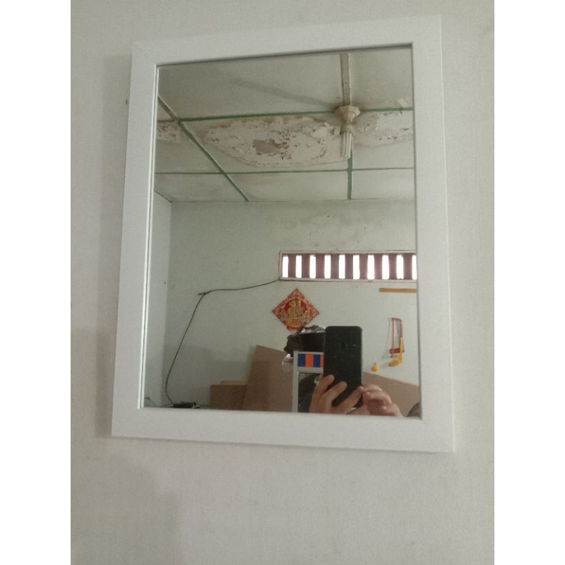 Kaca cermin dinding/ cermin gantung ukuran 36 x 46 cm