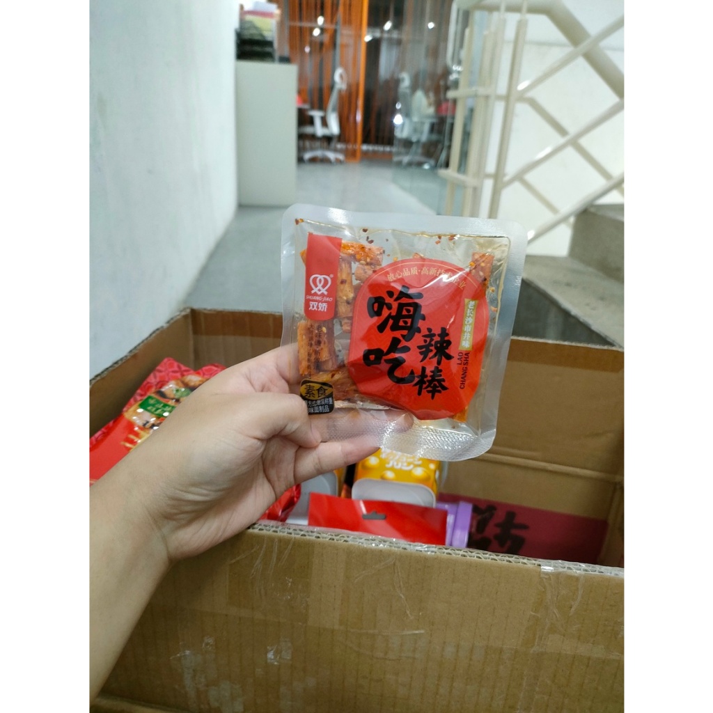 

10 BUNGKUS Shuang Jiao Latiao MINI Vegetarian Spicy Snack