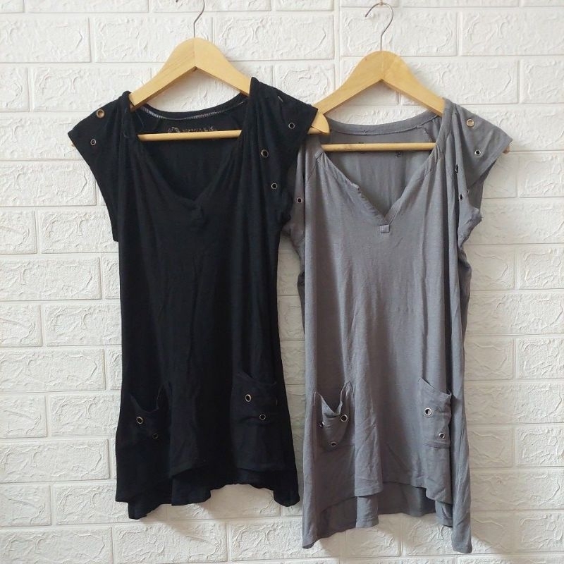 (PRELOVED) Kaos Olahraga Wanita Airw*lk