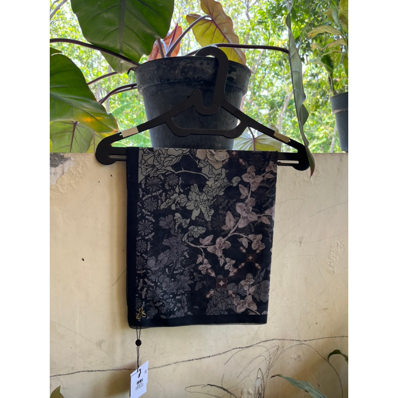 Reject sale buttonscarves