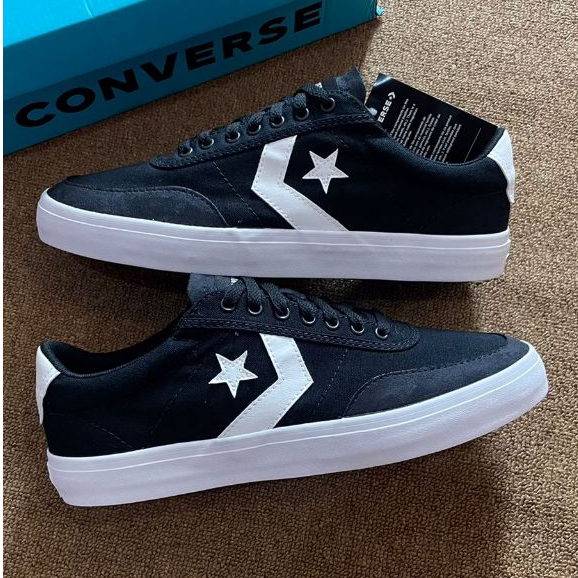 Converse Skate Courtlandt Ox (VJ004) • Colour : Black / White