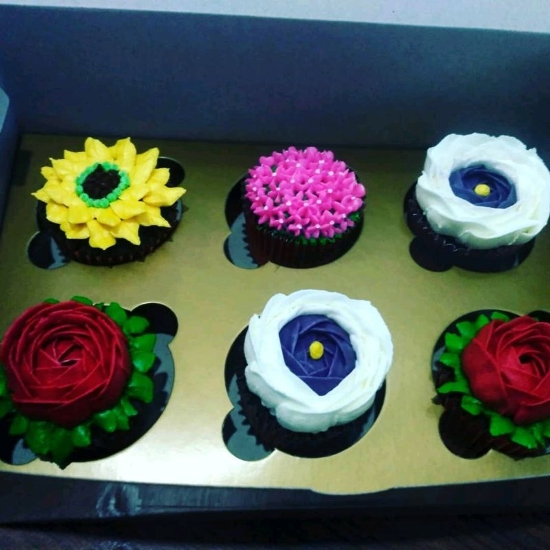 

Cupcake's cream berbagai model isi 6 pcs