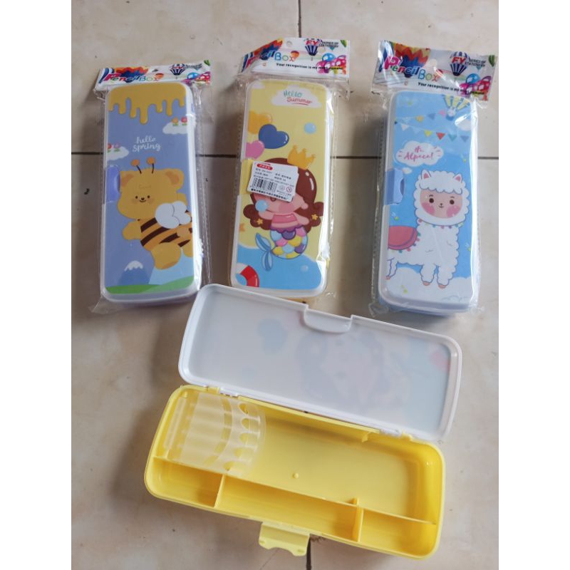 

kotak pensil / tempat pensil