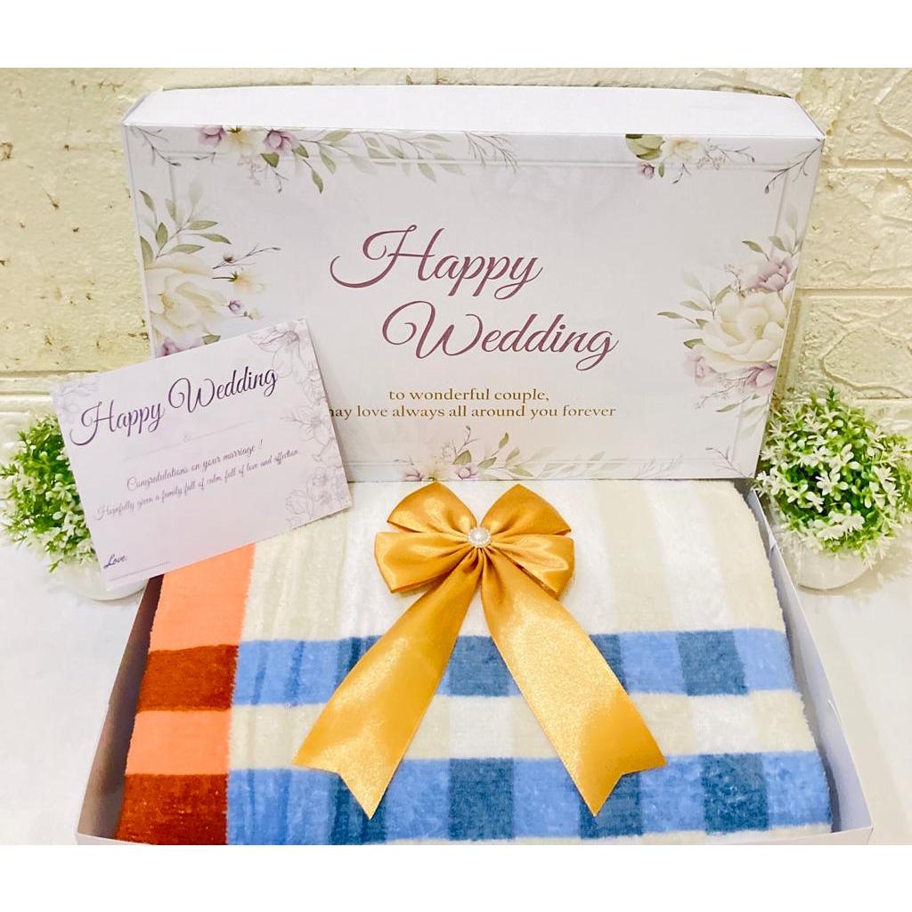 Hampers  Selimut / Hampers Wedding / Kado Pernikahan/ Kado Ulang Tahun / Hadiah Pernikahan