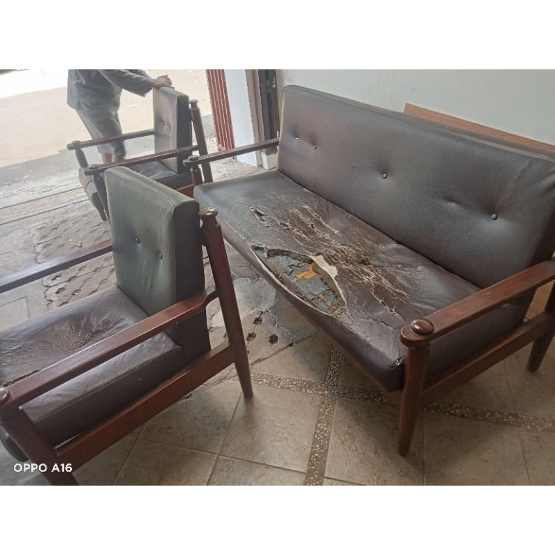 SERVICE SOFA/ KURSI KAYU, GANTI KAIN, TAMBAH BUSA DAN PLITUR.