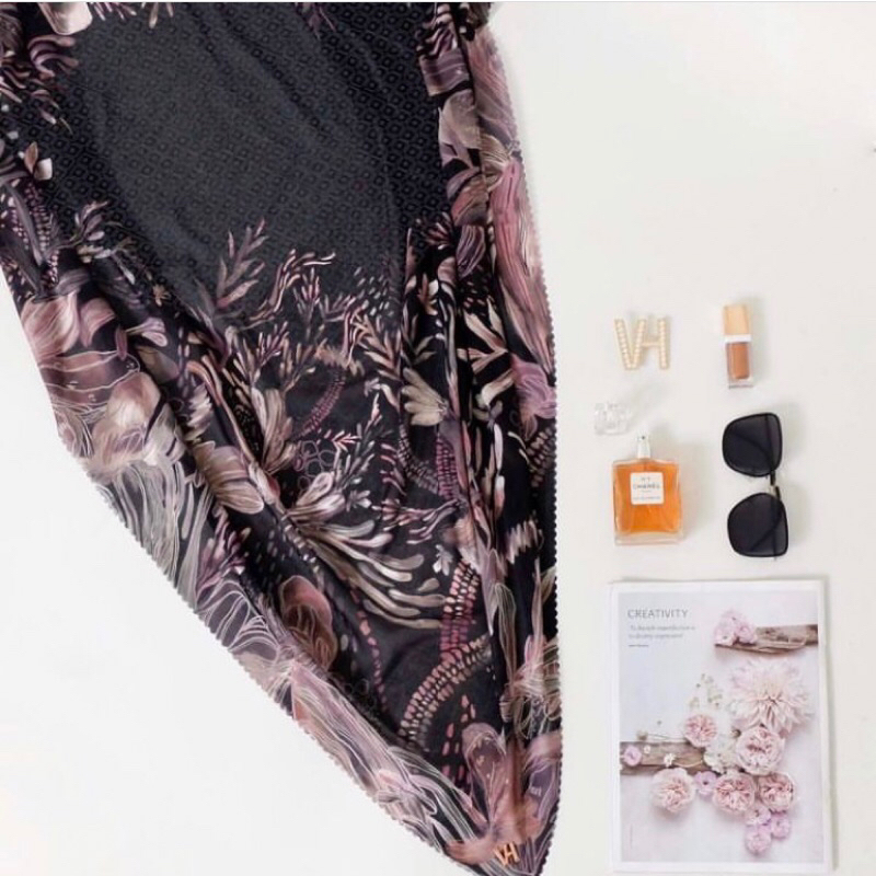 Vanilla Hijab Bohemian Scarf Warna Black
