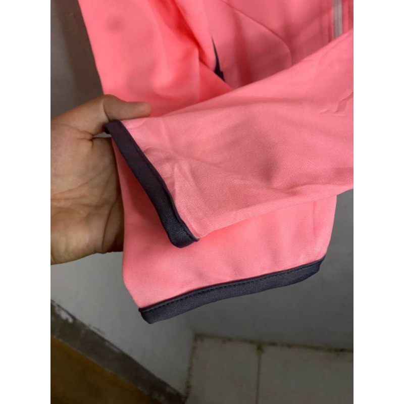 .JAKETT TRACKTOP BRAND LECAF WARNA PINK SIZE S fit M