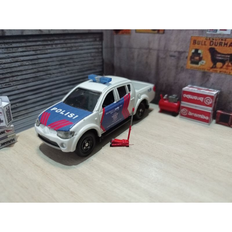 Tomica Mitsubishi Triton - Loose custom Polisi Patwal Indonesia