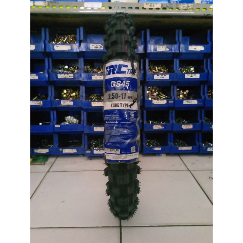 IRC 250/17 GS45 Ban luar IRC Trail Cros