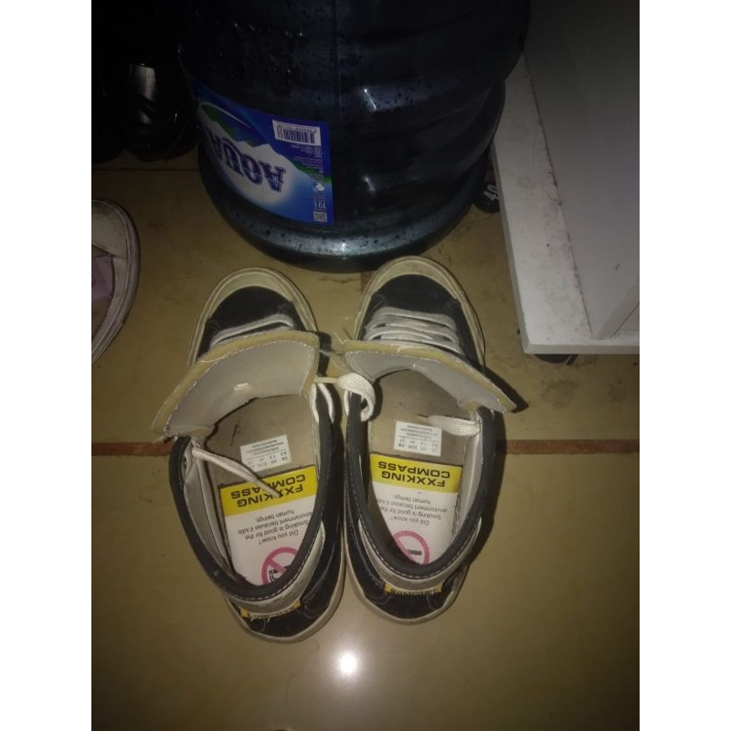 Sepatu Compas Smoking Kils